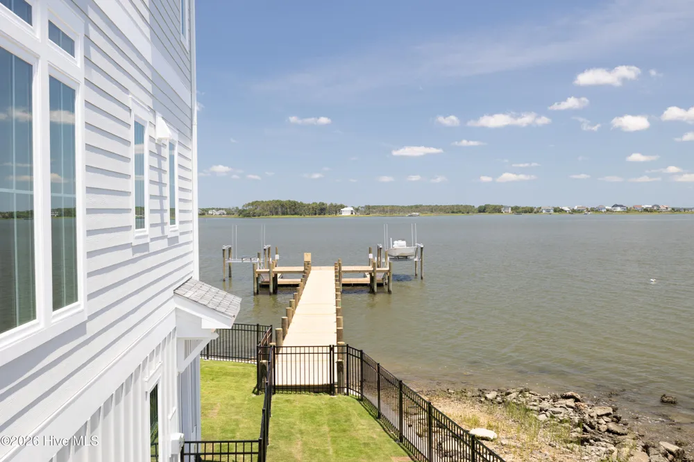 514 11th Street #B Morehead City, NC 28557