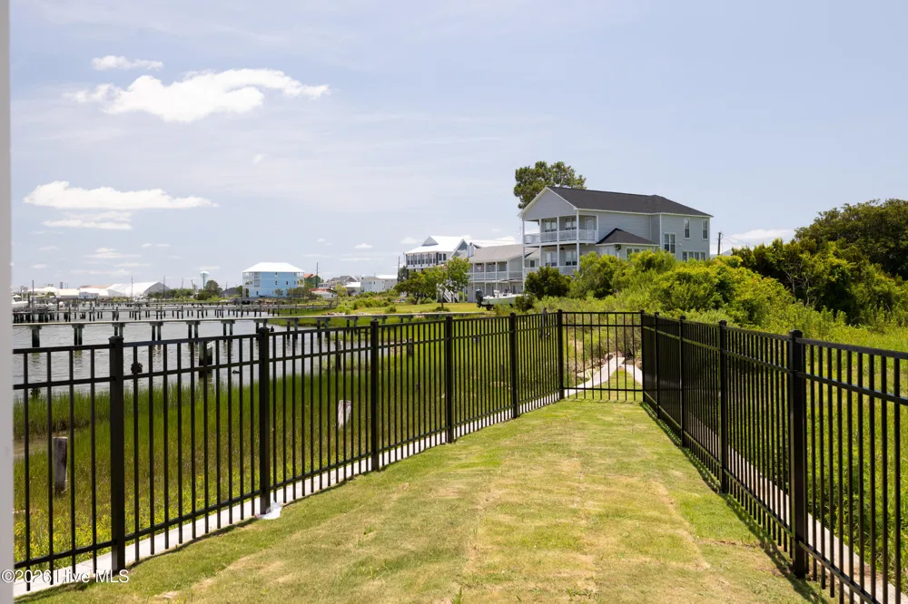 514 11th Street #B Morehead City, NC 28557