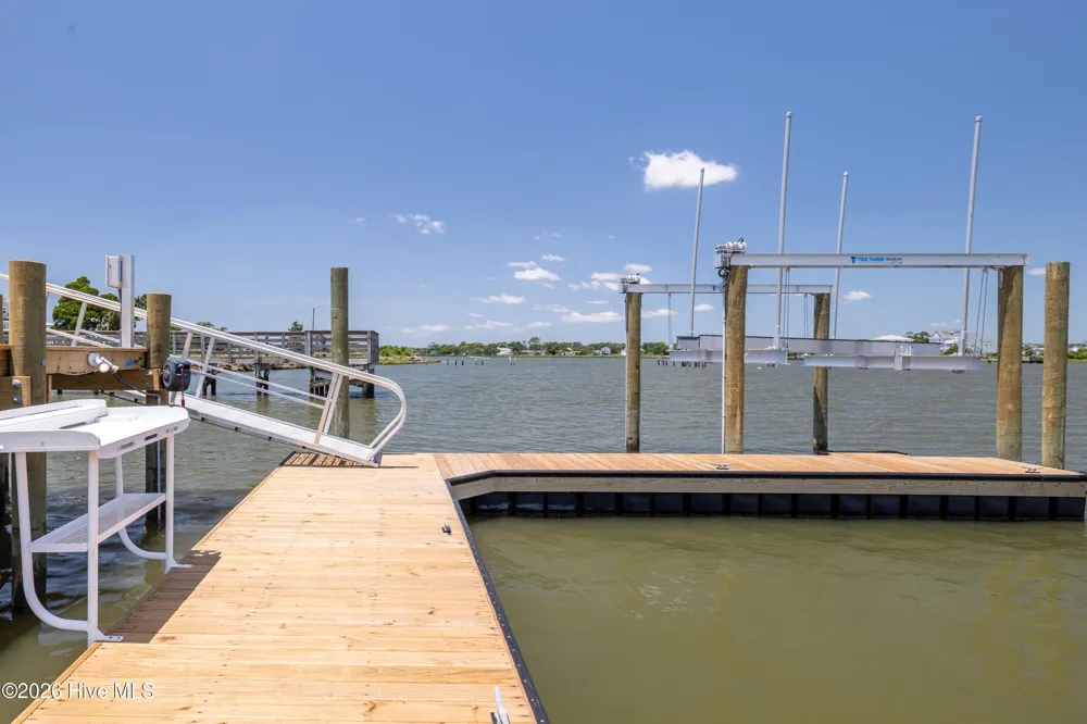 514 11th Street #B Morehead City, NC 28557