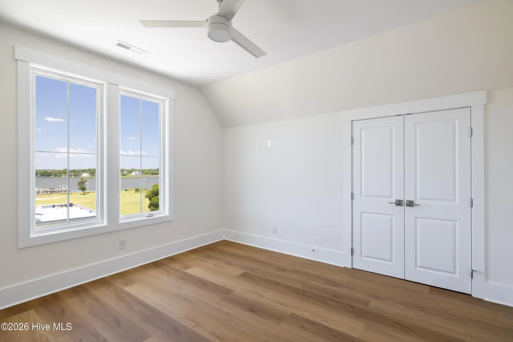 514 11th Street #B Morehead City, NC 28557
