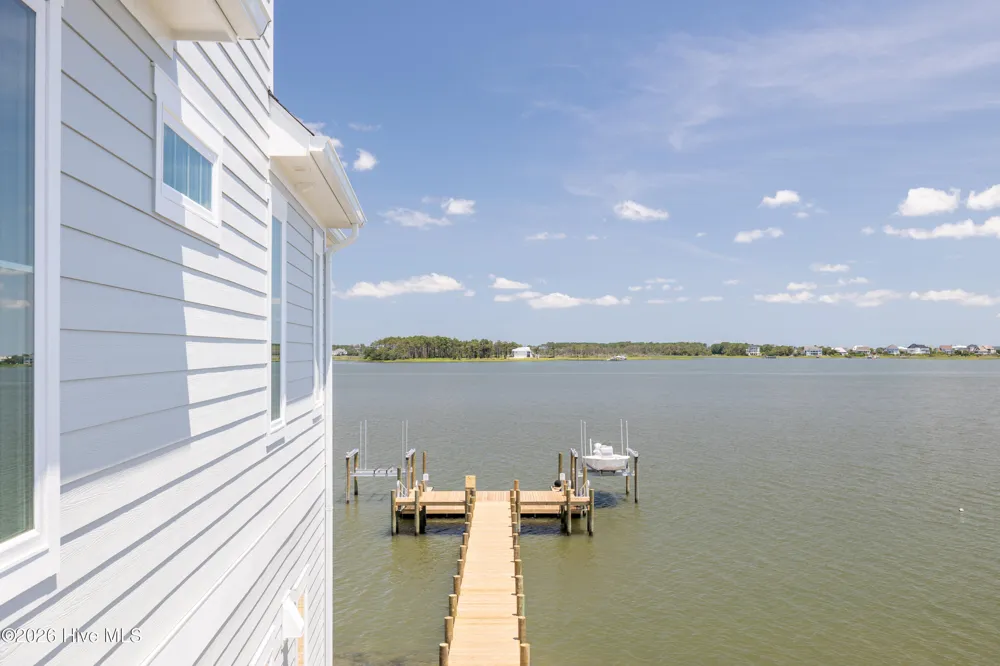 514 11th Street #B Morehead City, NC 28557
