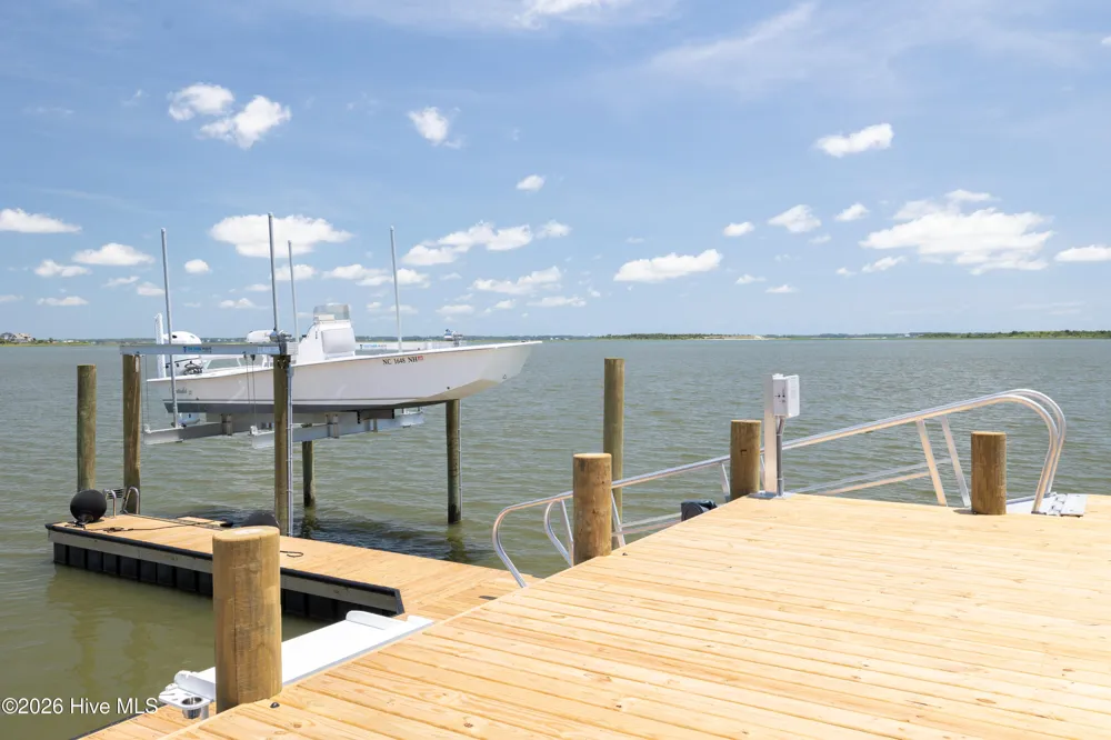 514 11th Street #B Morehead City, NC 28557