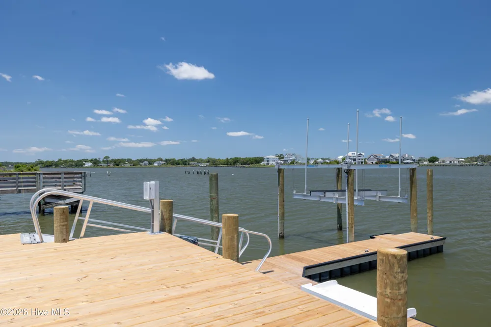 514 11th Street #B Morehead City, NC 28557