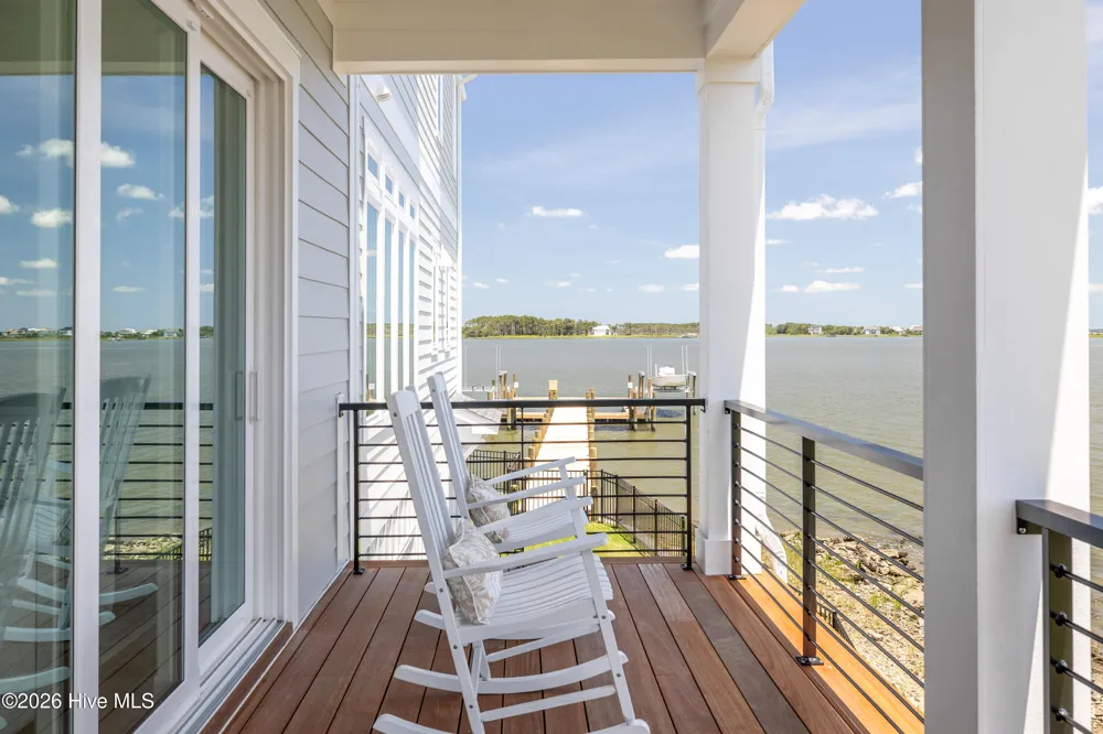 514 11th Street #B Morehead City, NC 28557