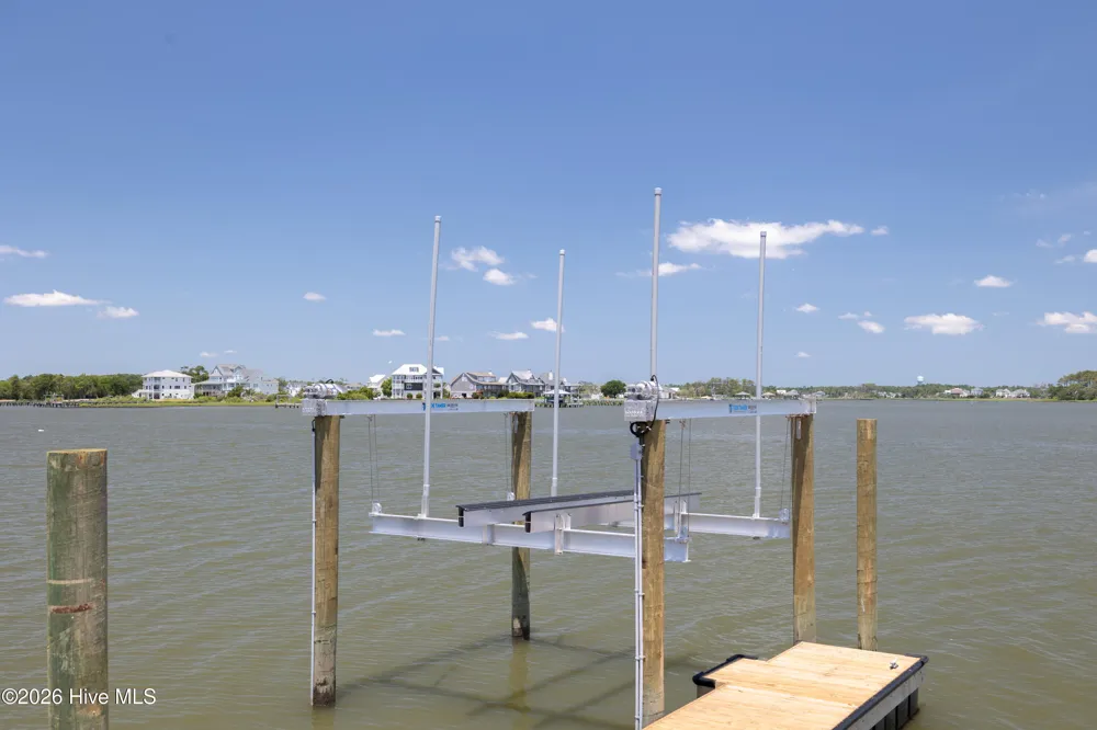 514 11th Street #B Morehead City, NC 28557