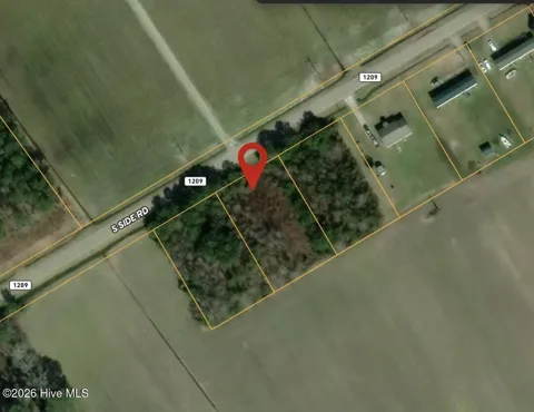 1226 Sound Side Road