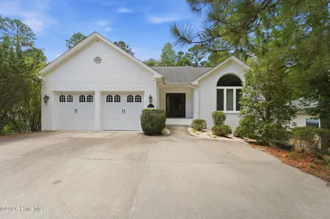 25 Kingswood Circle