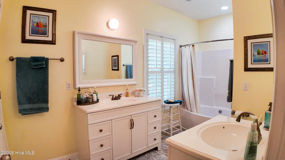 97 Woodbury Road Elizabethtown, NC 28337