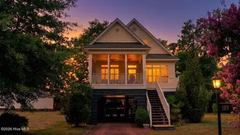 97 Woodbury Road