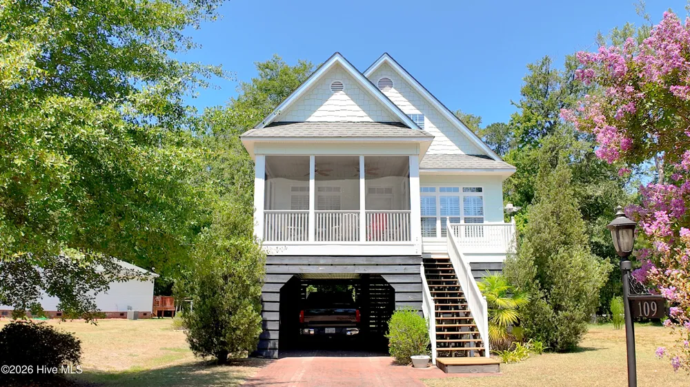 97 Woodbury Road Elizabethtown, NC 28337