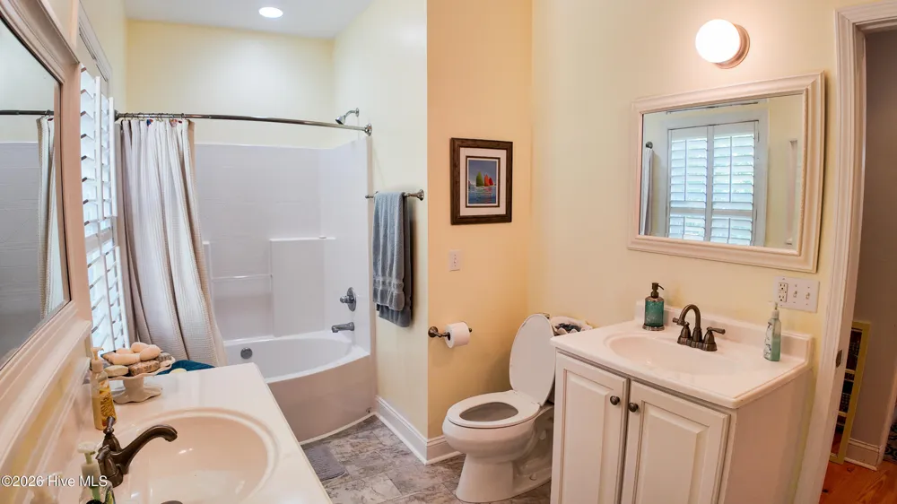 97 Woodbury Road Elizabethtown, NC 28337