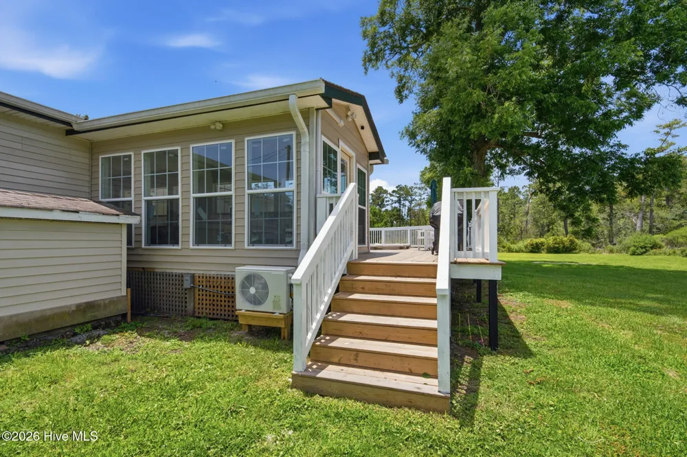 1127 Straits Road Smyrna, NC 28579