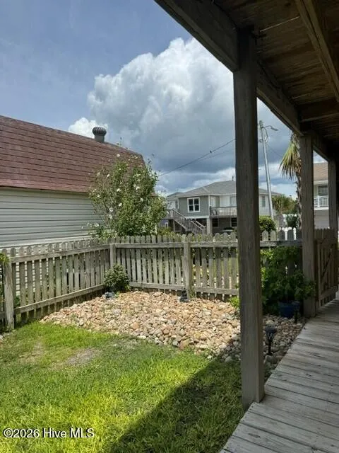 102 W Dobbs Street Atlantic Beach, NC 28512