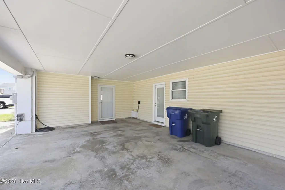 102 W Dobbs Street Atlantic Beach, NC 28512