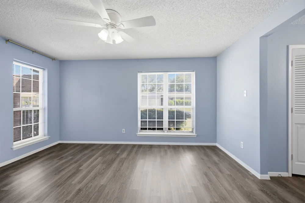 512 Sussex Drive Arlington, TX 76014