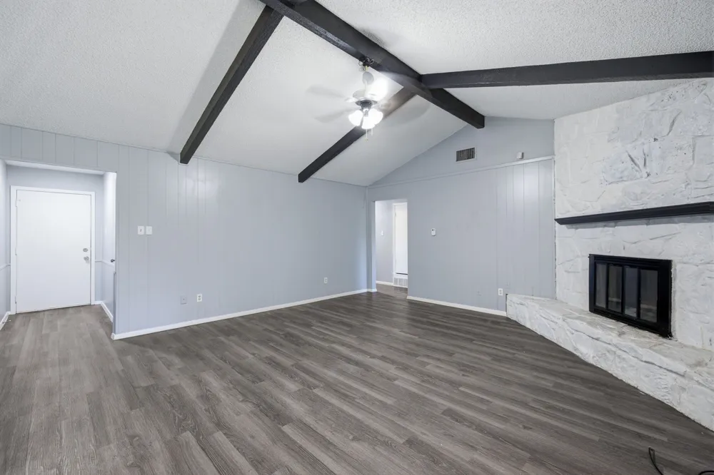 512 Sussex Drive Arlington, TX 76014