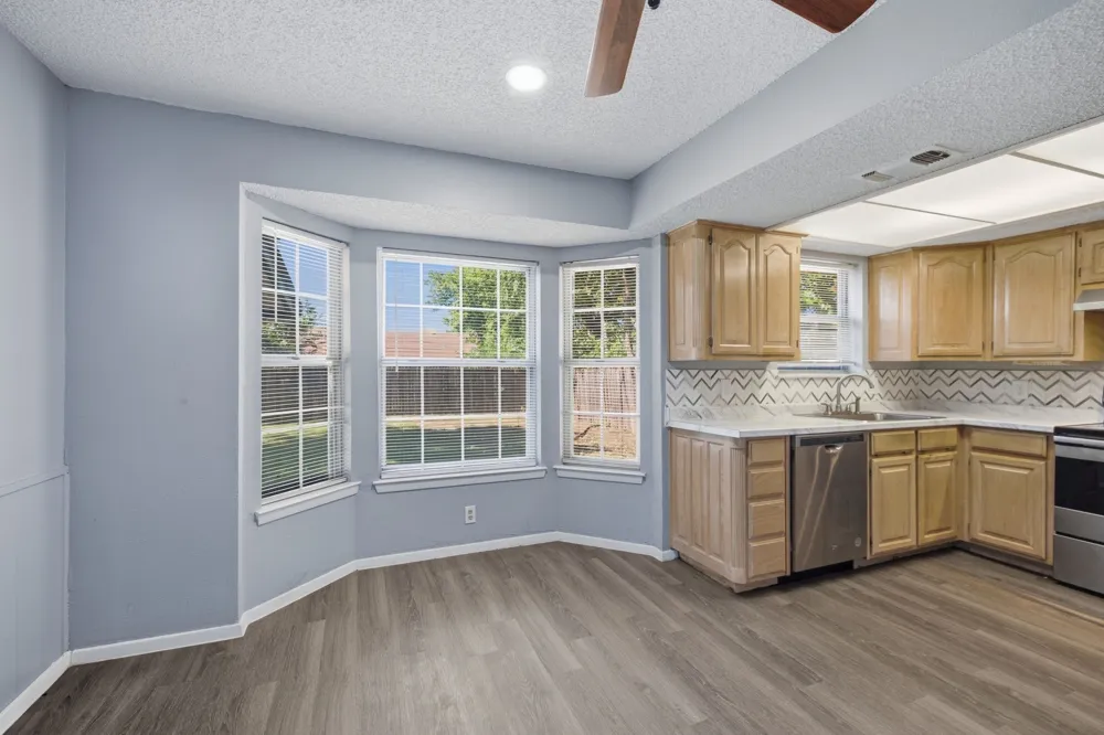 512 Sussex Drive Arlington, TX 76014