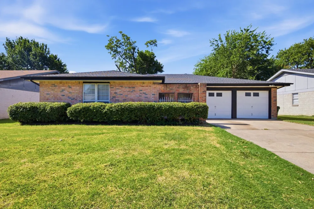 512 Sussex Drive Arlington, TX 76014