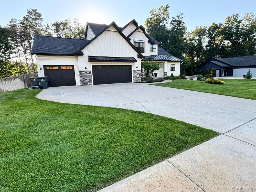 1998 Sienna Street Oshtemo Charter Township, MI 49009