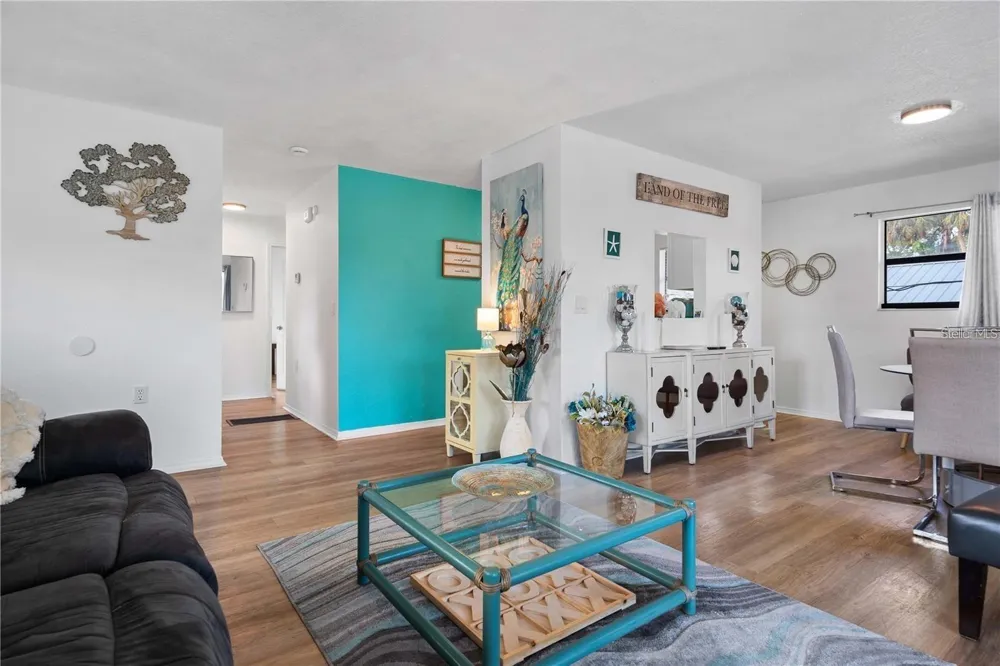 1244 31ST AVENUE E Bradenton, FL 34208