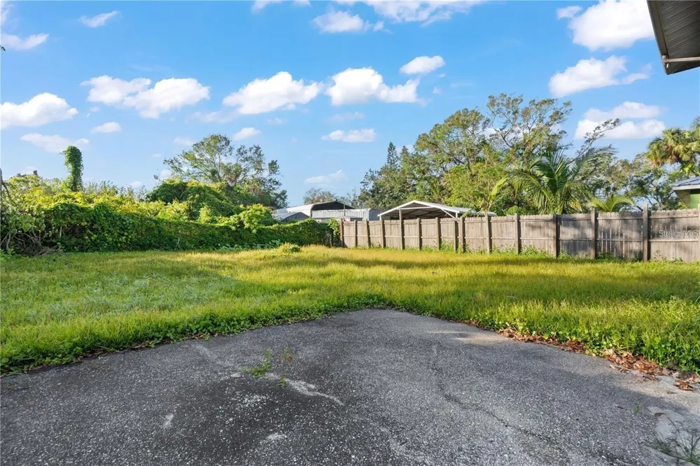 1244 31ST AVENUE E Bradenton, FL 34208