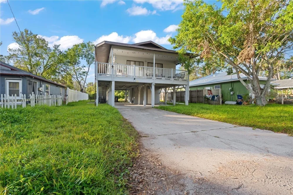 1244 31ST AVENUE E Bradenton, FL 34208