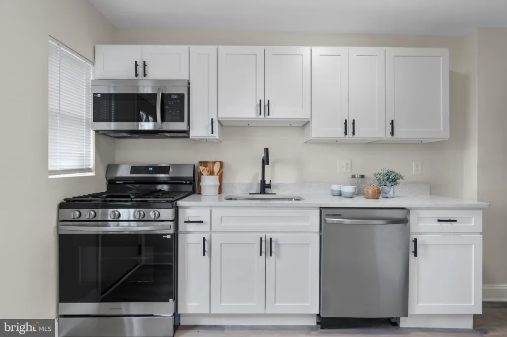 5600 WHITE AVENUE Baltimore, MD 21206