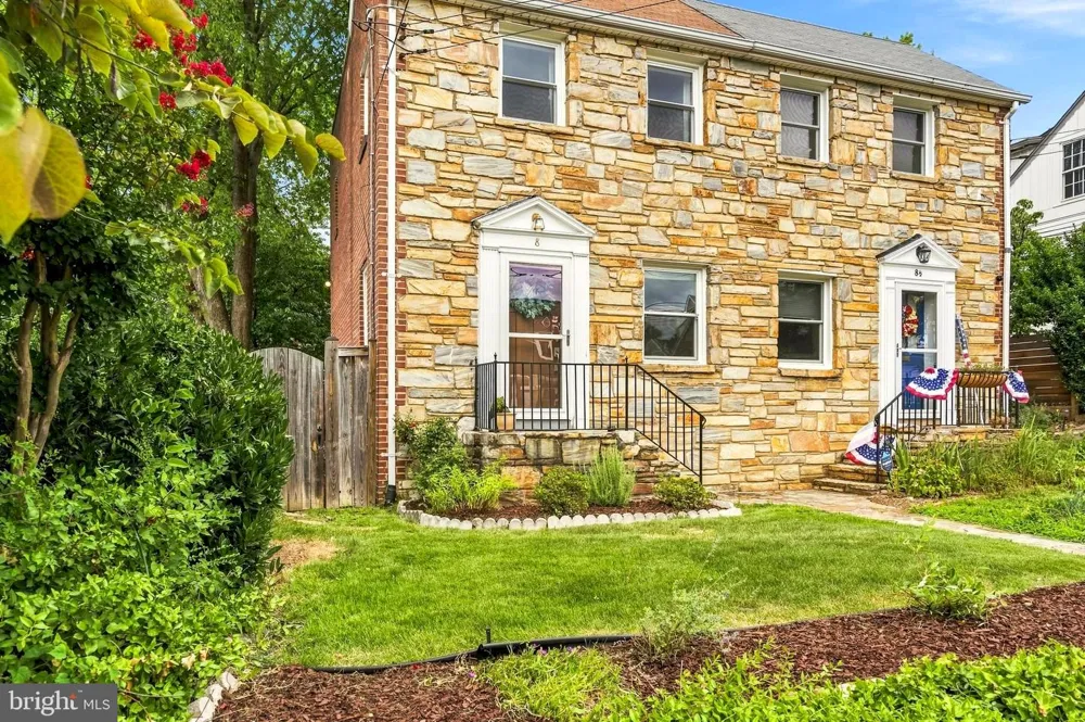 8 E MASONIC VIEW AVENUE Alexandria, VA 22301