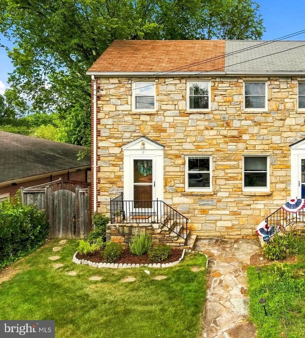 8 E MASONIC VIEW AVENUE Alexandria, VA 22301