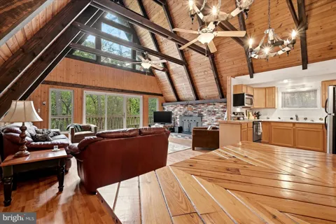 863 LEE ROAD