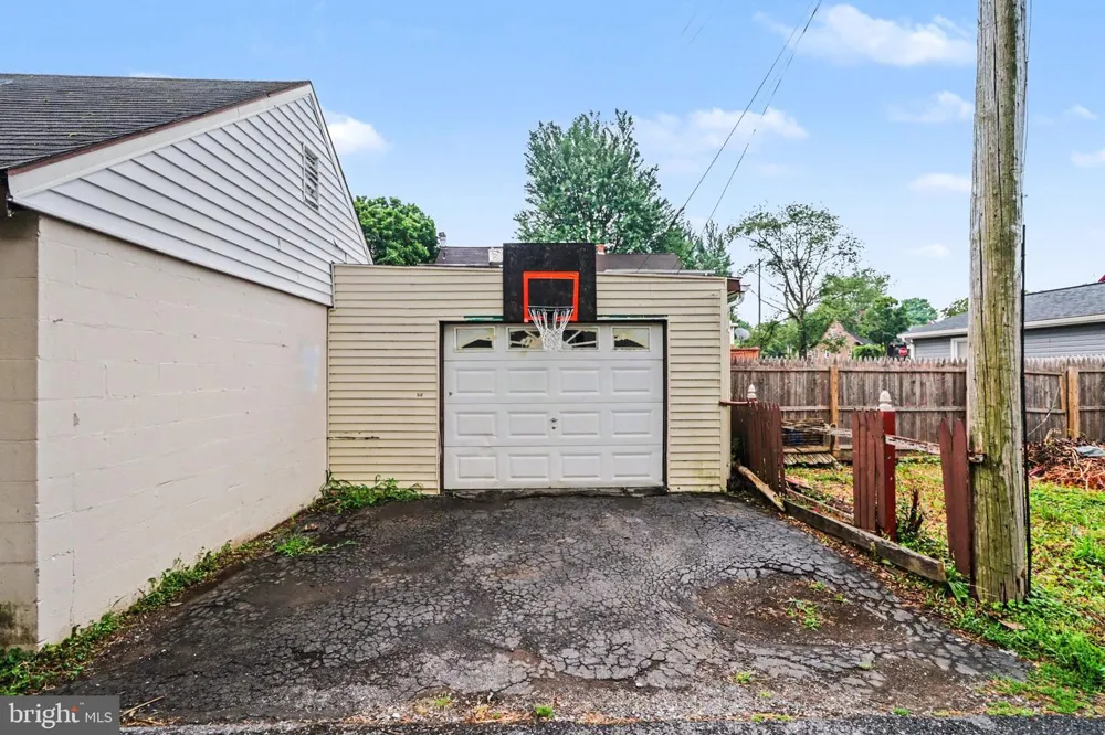 523 E WALNUT STREET Lebanon, PA 17042