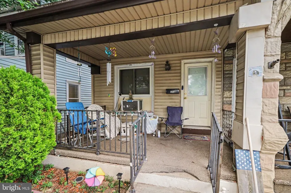 523 E WALNUT STREET Lebanon, PA 17042