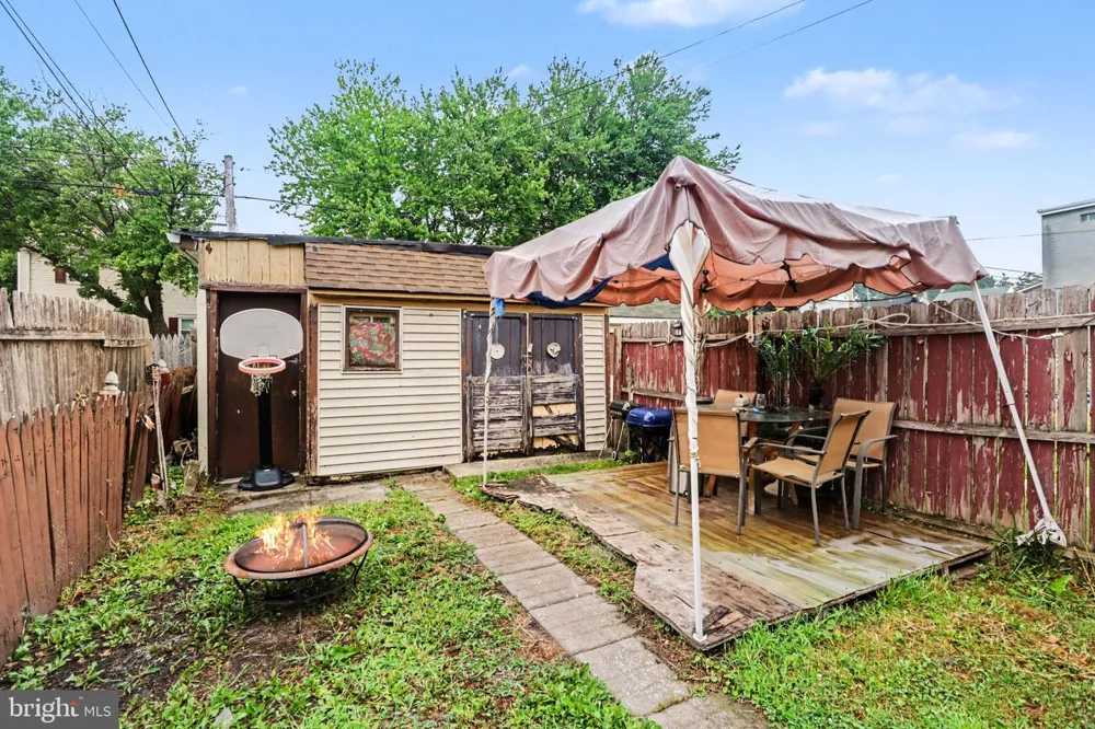 523 E WALNUT STREET Lebanon, PA 17042