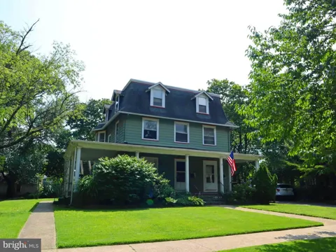 208 LINDEN AVENUE #B