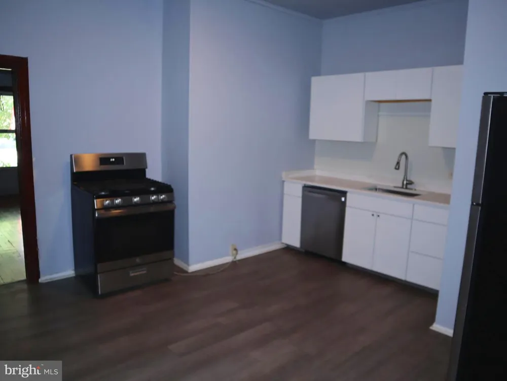 208 LINDEN AVENUE #B Riverton, NJ 08077