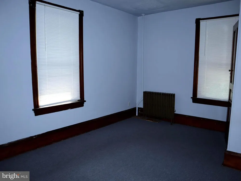 208 LINDEN AVENUE #B Riverton, NJ 08077