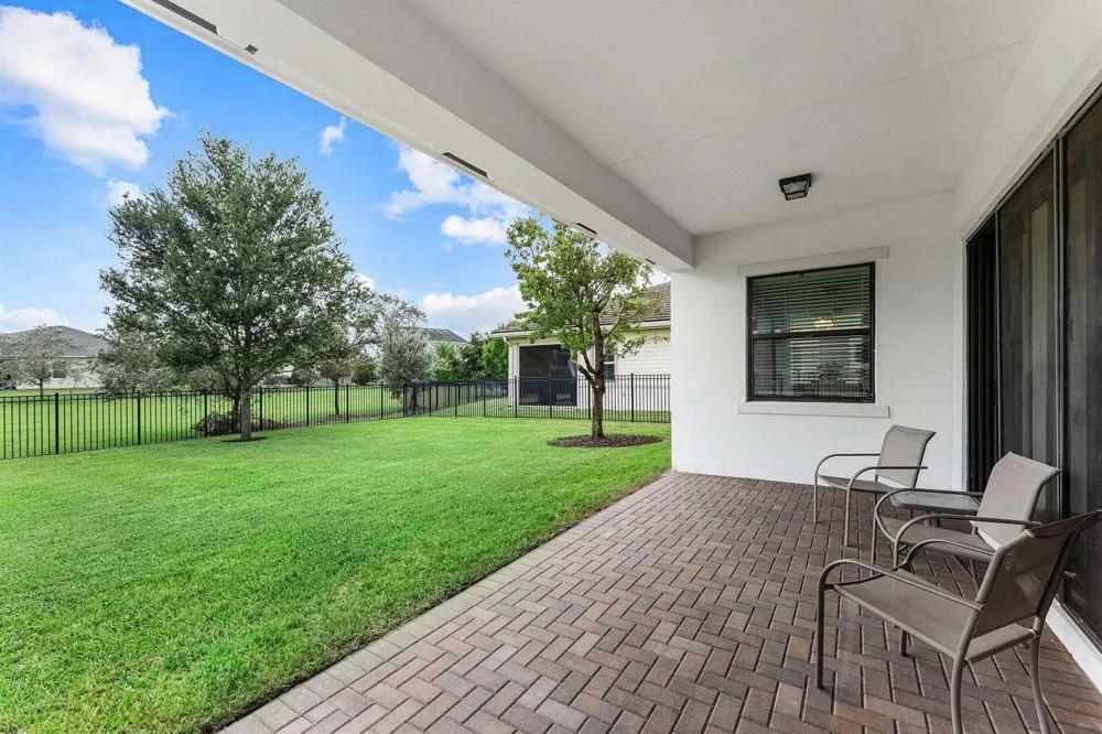 1063 Ember Ridge Run Loxahatchee, FL 33470