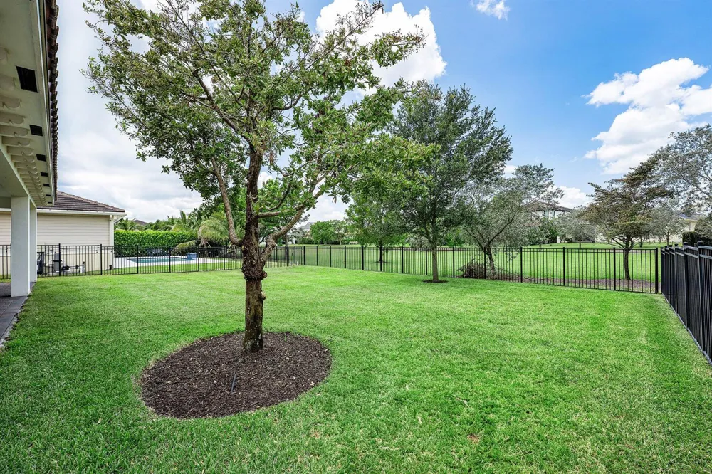 1063 Ember Ridge Run Loxahatchee, FL 33470