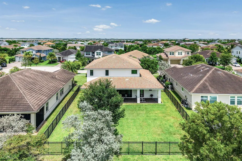 1063 Ember Ridge Run Loxahatchee, FL 33470