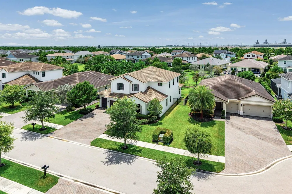 1063 Ember Ridge Run Loxahatchee, FL 33470