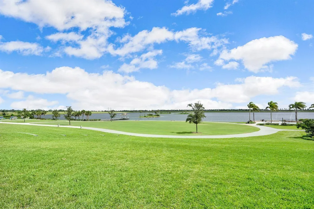 1063 Ember Ridge Run Loxahatchee, FL 33470