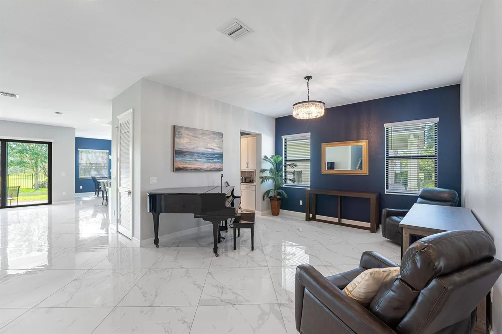 1063 Ember Ridge Run Loxahatchee, FL 33470
