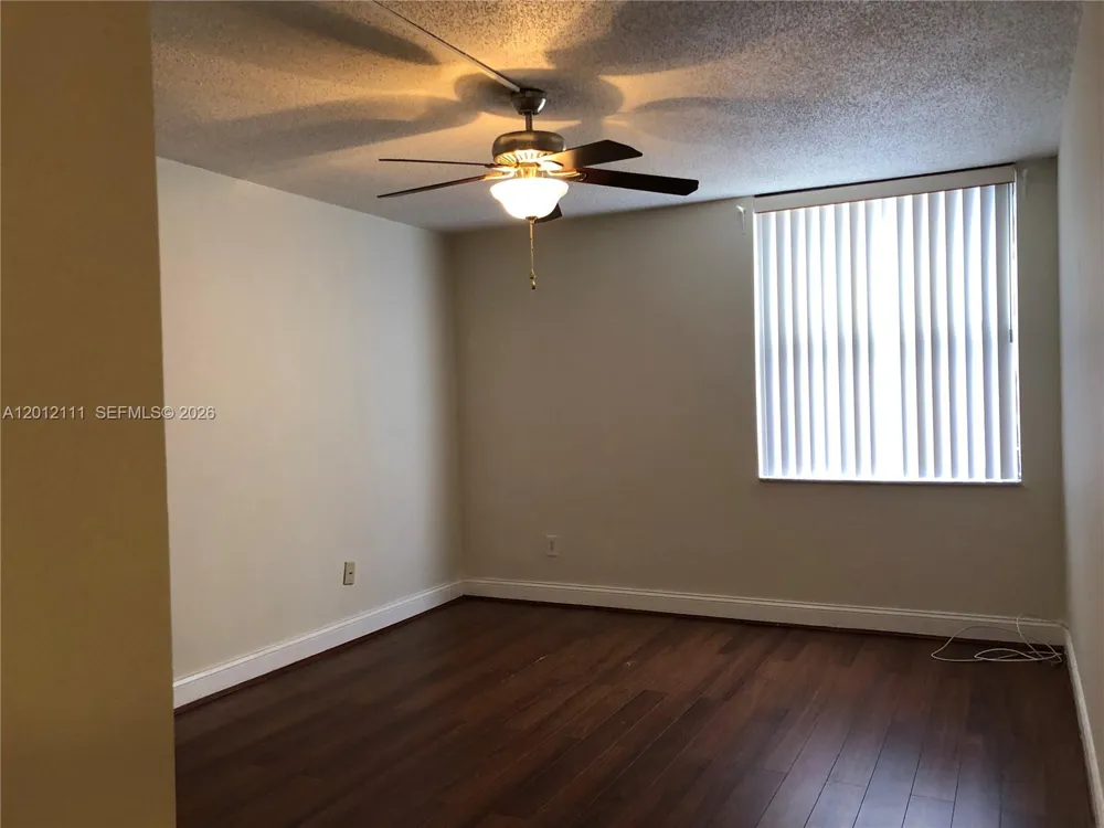 14301 Kendall Dr #309B Miami, FL 33186