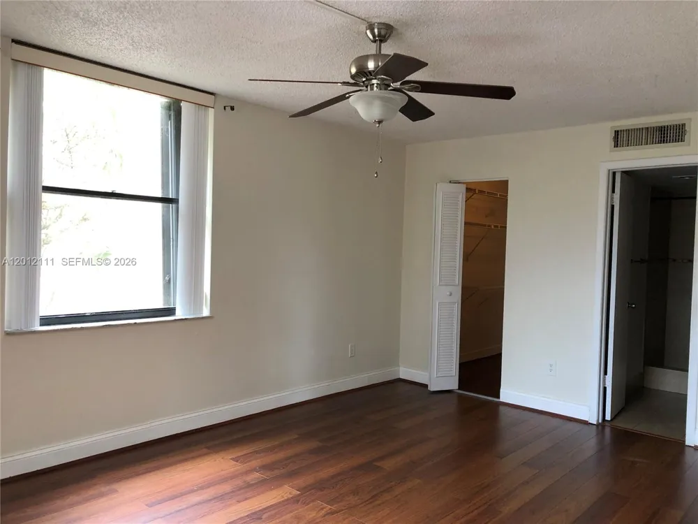 14301 Kendall Dr #309B Miami, FL 33186