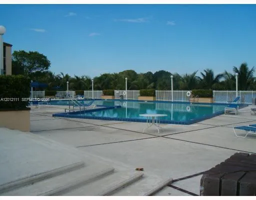 14301 Kendall Dr #309B Miami, FL 33186