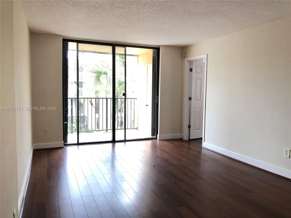 14301 Kendall Dr #309B Miami, FL 33186