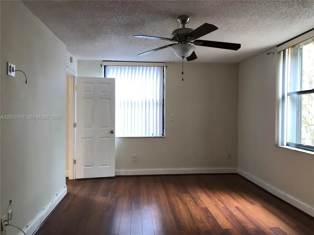 14301 Kendall Dr #309B Miami, FL 33186