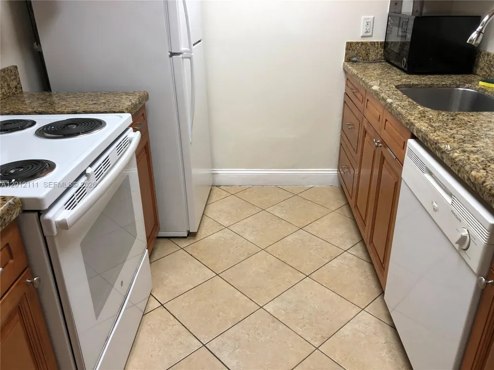 14301 Kendall Dr #309B Miami, FL 33186