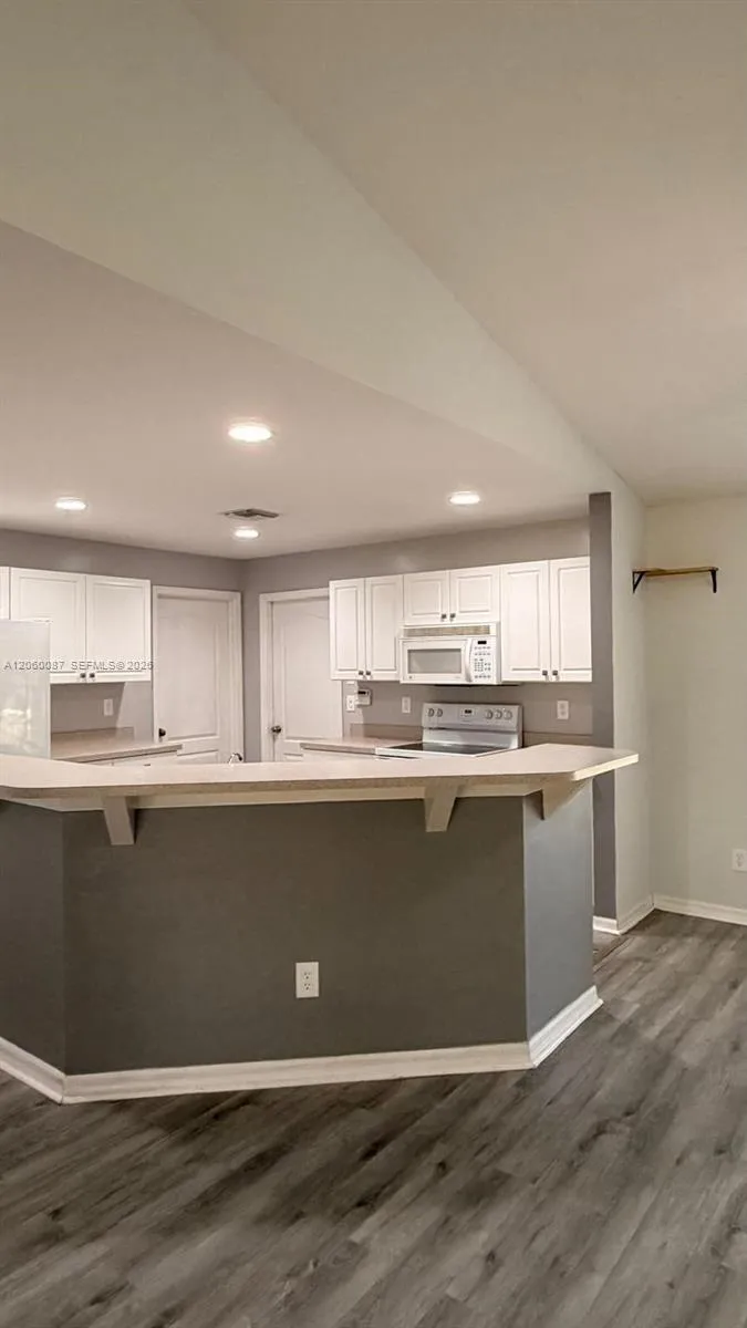 507 Peerless Cir #- Lehigh Acres, FL 33974