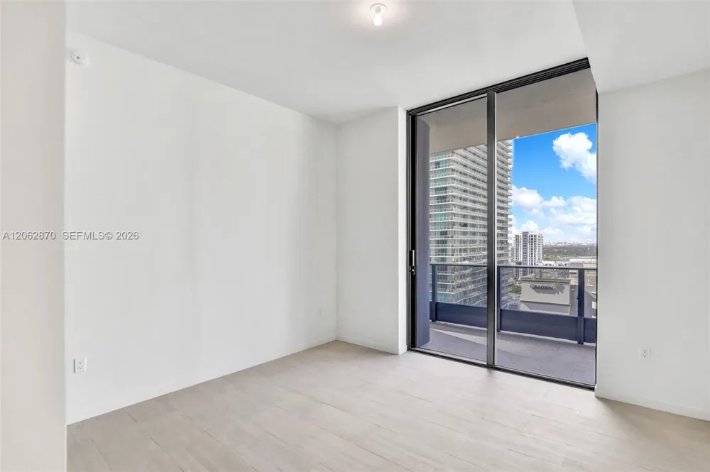 1000 Brickell Plaza #1904 Miami, FL 33131